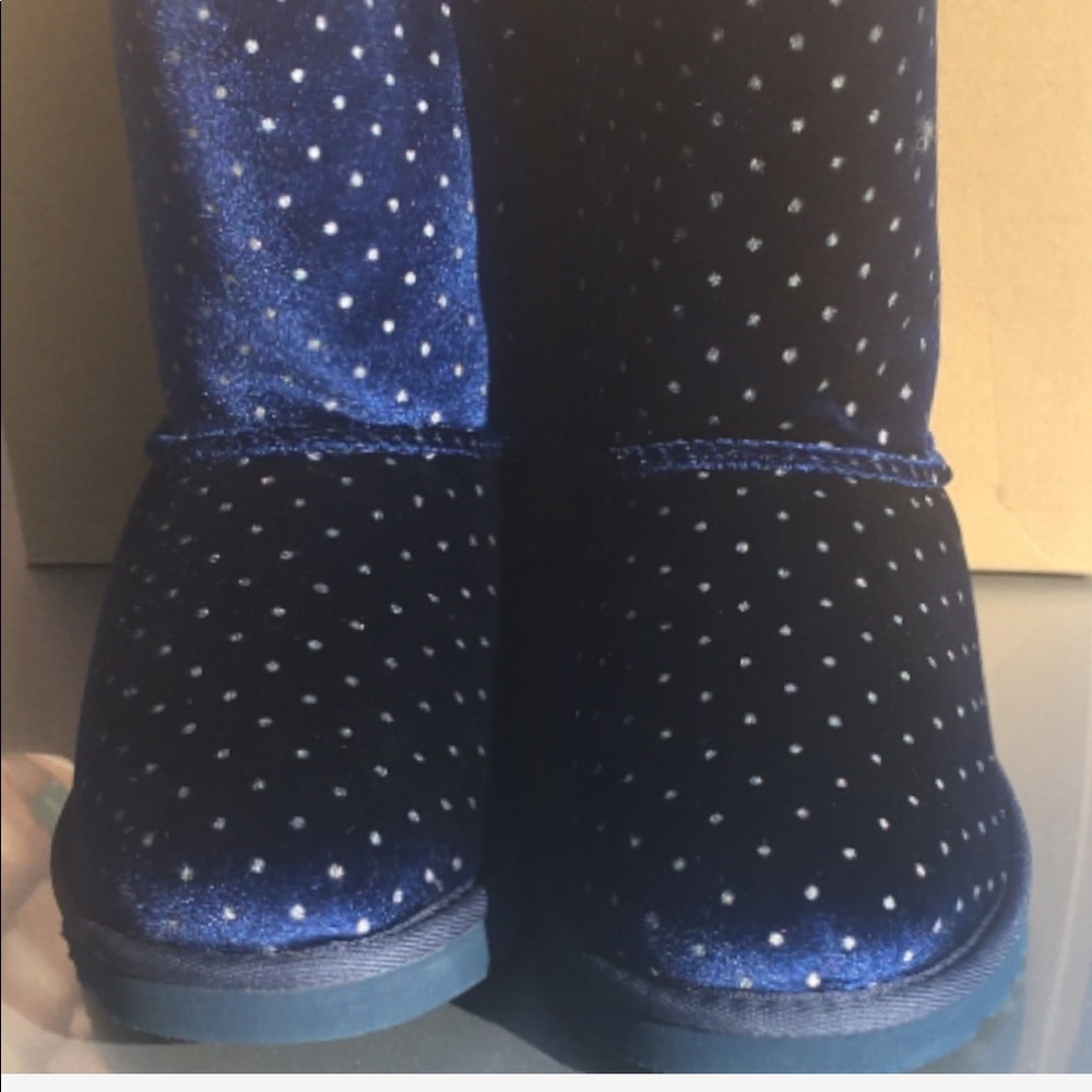 Limited Edition Beautiful UGG Blue Velvet Boot - Picture 3 of 6